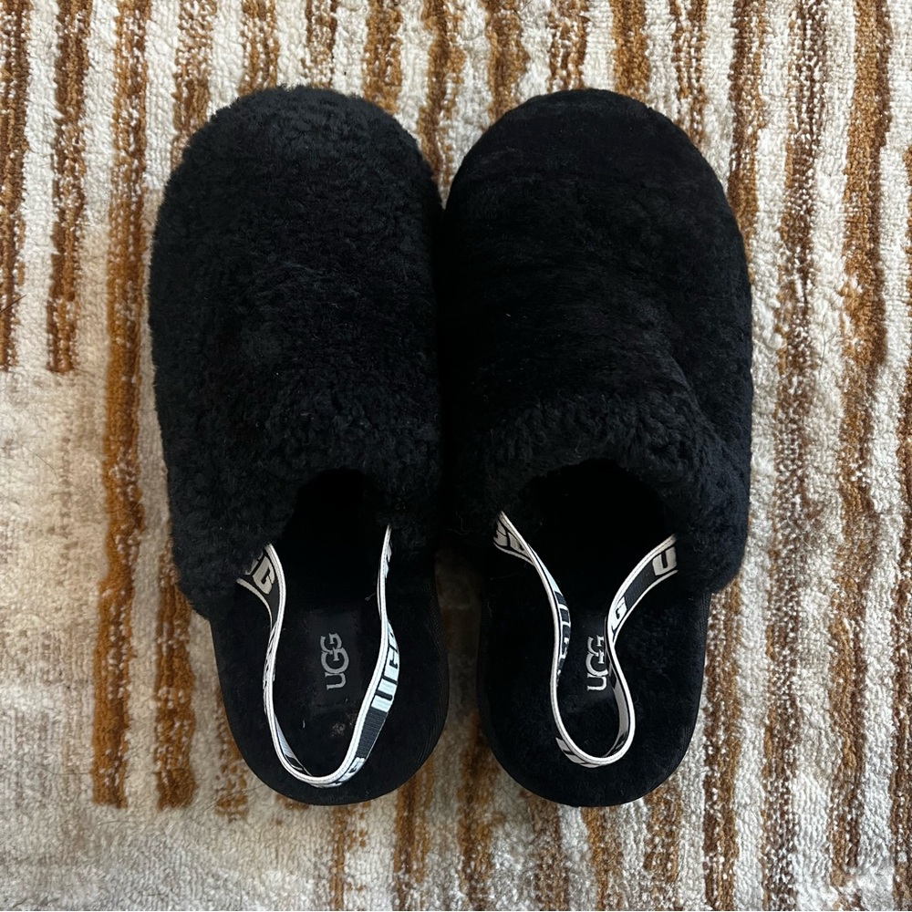 UGG Black Fluff Yeah Clog Plush Slippers (Kids 1-2?)